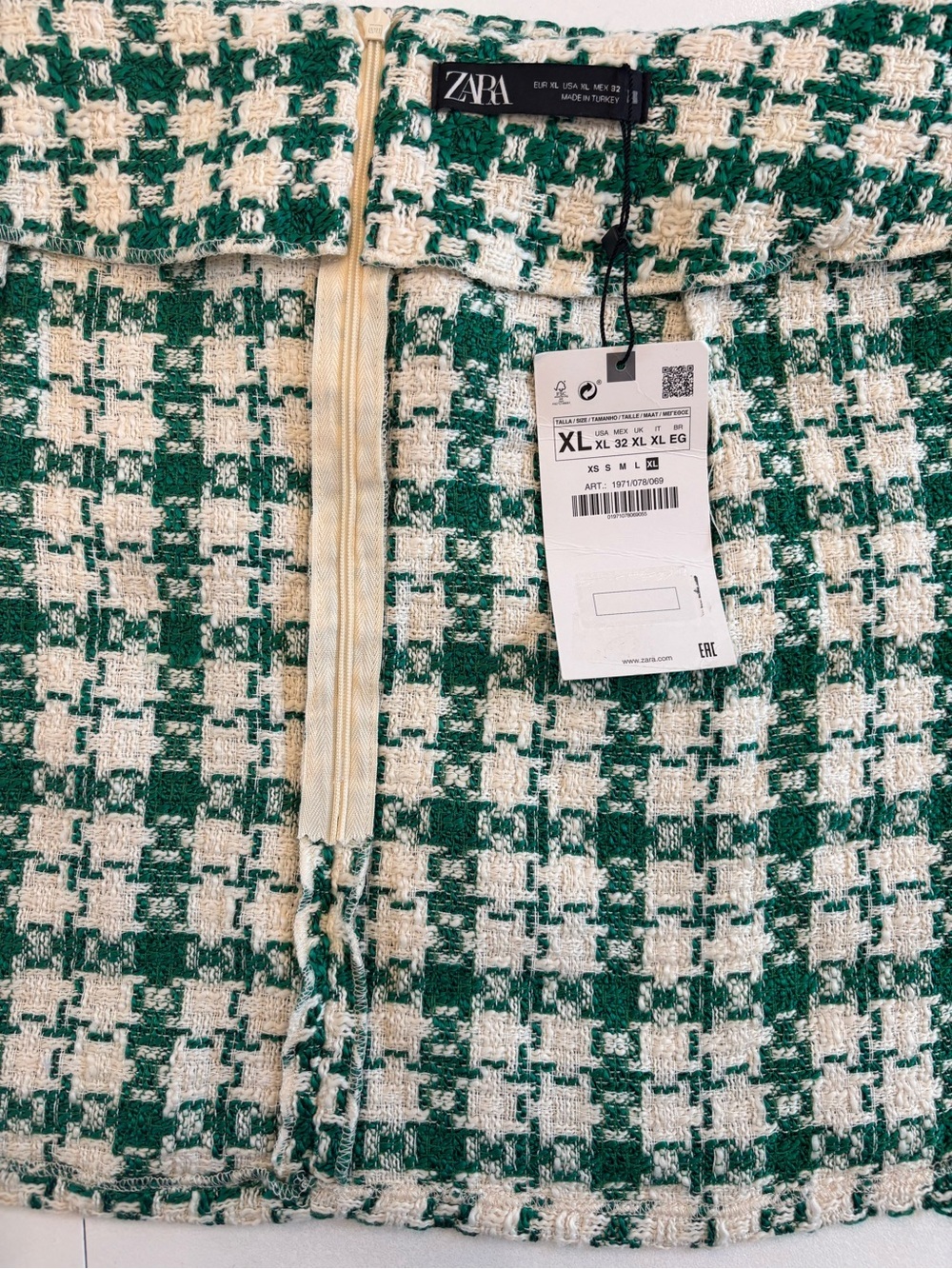 ZARA Green and Cream Houndstooth Tweed Mini Skirt with Eyelet Belt size XL - Picture 7 of 11